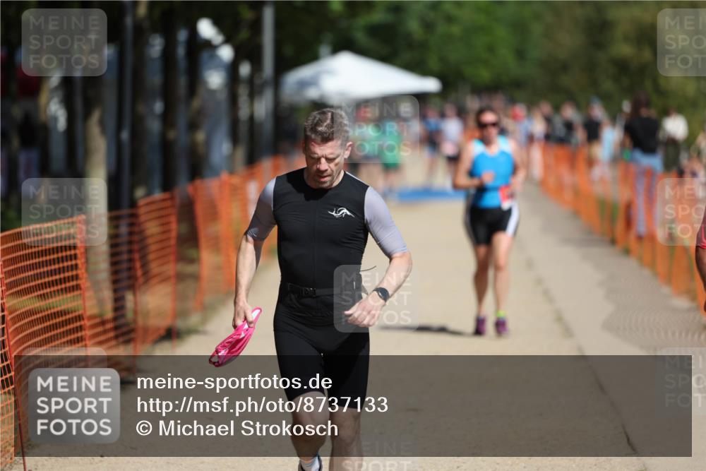 07.09.2025 - 19. Norderstedt Triathlon Michael Strokosch http://msf.ph/oto/8737133 07.09.2025 12:25:30 Laufen 136, 727, 793, 1327 meine-sportfotos.de