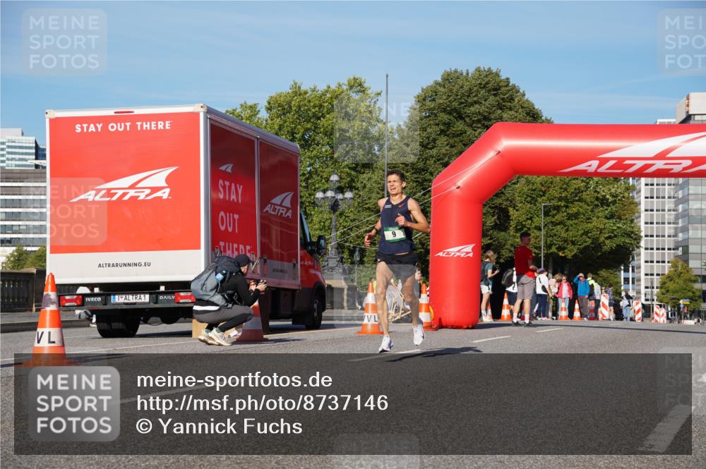 07.09.2025 - BARMER Alsterlauf Yannick Fuchs http://msf.ph/oto/8737146 07.09.2025 09:23:00 Laufen 9, 1 meine-sportfotos.de