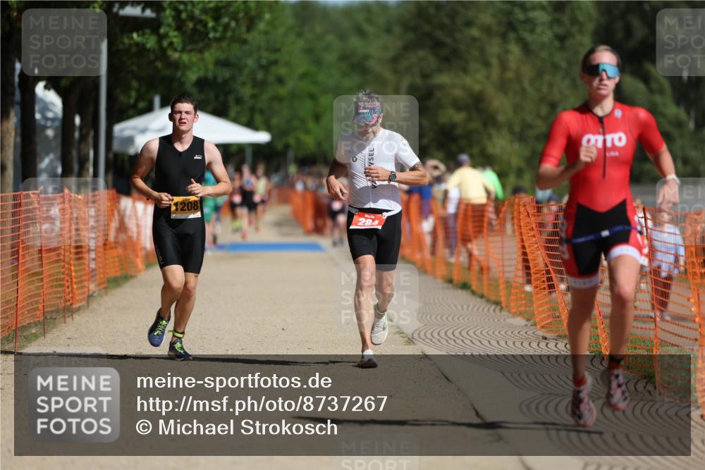 07.09.2025 - 19. Norderstedt Triathlon Michael Strokosch http://msf.ph/oto/8737267 07.09.2025 11:48:44 Laufen 231, 284, 1208 meine-sportfotos.de