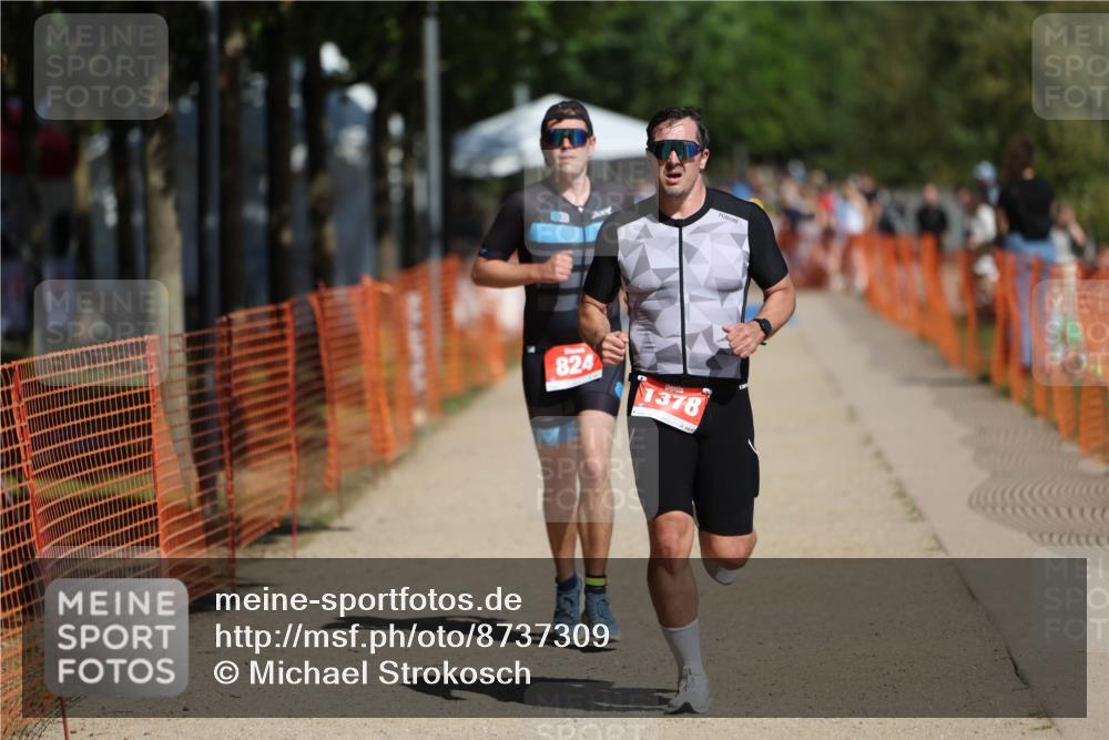 07.09.2025 - 19. Norderstedt Triathlon Michael Strokosch http://msf.ph/oto/8737309 07.09.2025 12:25:48 Laufen 824, 1378 meine-sportfotos.de