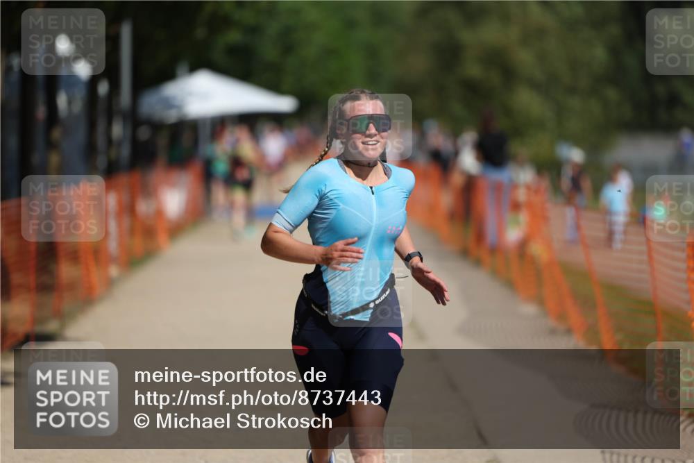 07.09.2025 - 19. Norderstedt Triathlon Michael Strokosch http://msf.ph/oto/8737443 07.09.2025 12:25:59 Laufen 699 meine-sportfotos.de