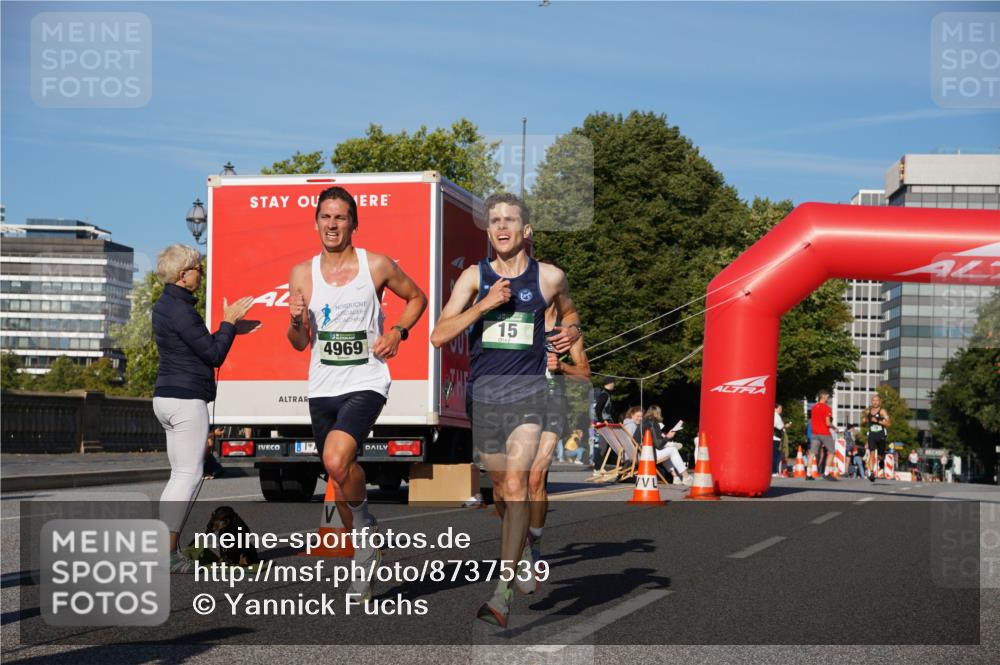 07.09.2025 - BARMER Alsterlauf Yannick Fuchs http://msf.ph/oto/8737539 07.09.2025 09:23:53 Laufen 4969, 15 meine-sportfotos.de