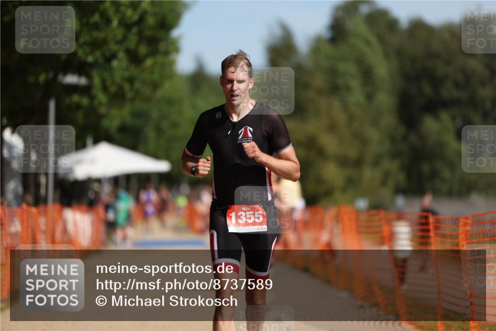 07.09.2025 - 19. Norderstedt Triathlon Michael Strokosch http://msf.ph/oto/8737589 07.09.2025 11:49:06 Laufen 196, 1355, 1394 meine-sportfotos.de