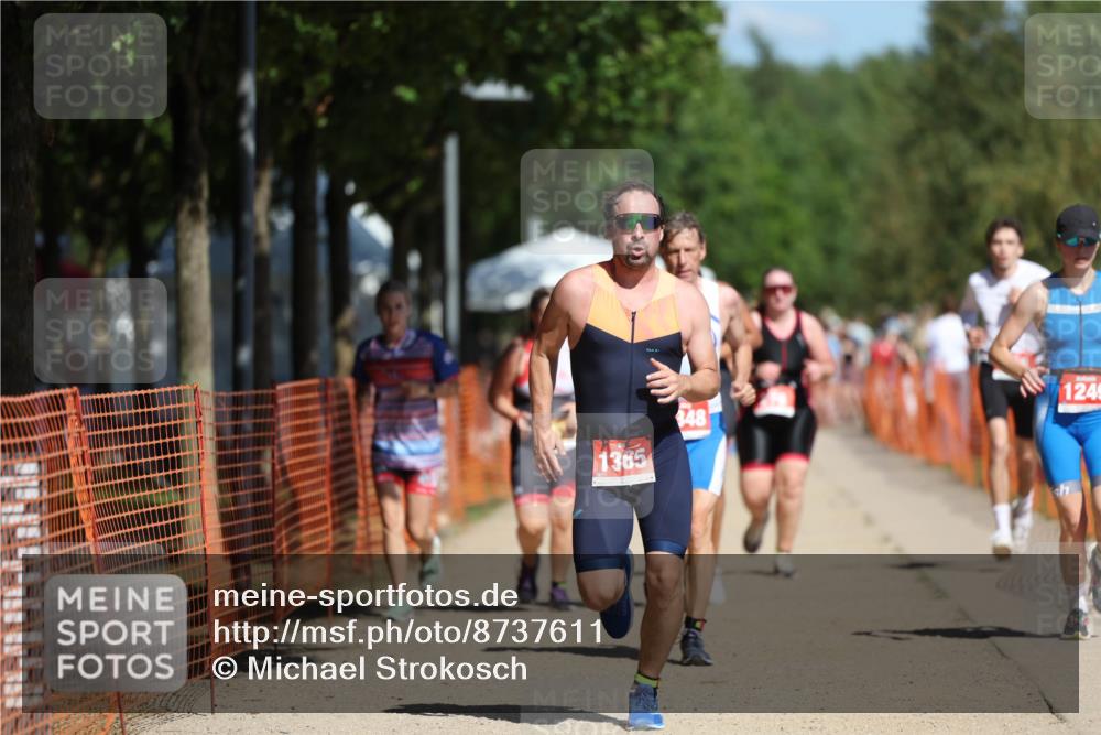 07.09.2025 - 19. Norderstedt Triathlon Michael Strokosch http://msf.ph/oto/8737611 07.09.2025 12:28:28 Laufen 165, 278, 1197, 1249, 1348, 1365 meine-sportfotos.de