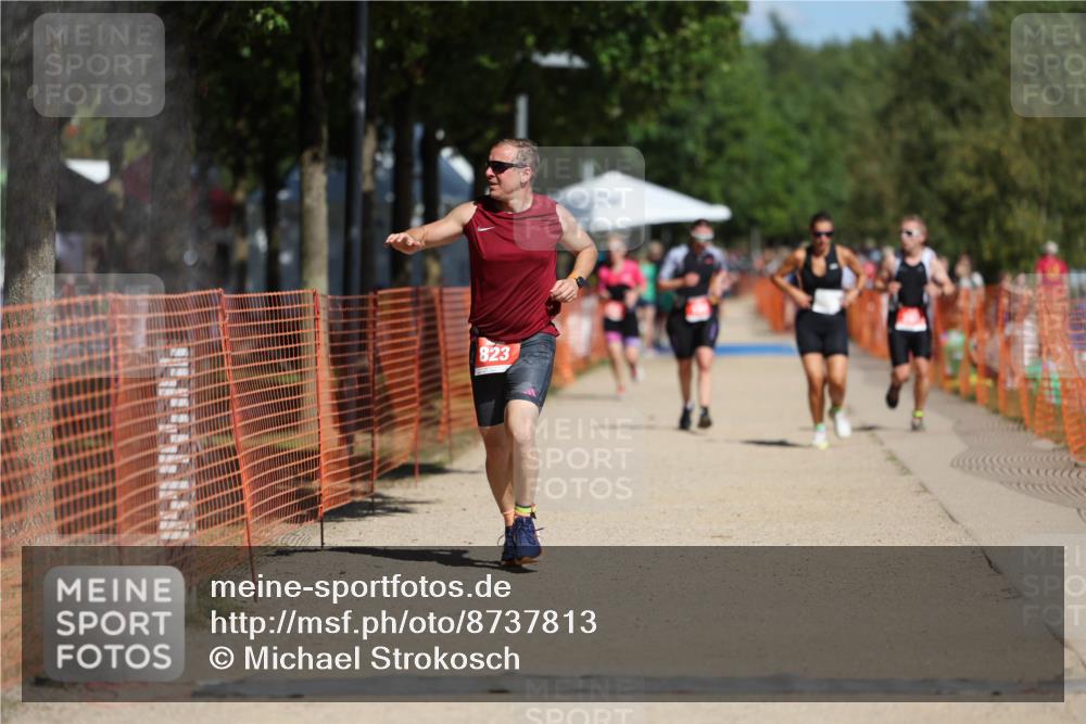 07.09.2025 - 19. Norderstedt Triathlon Michael Strokosch http://msf.ph/oto/8737813 07.09.2025 12:28:52 Laufen 823, 1358 meine-sportfotos.de