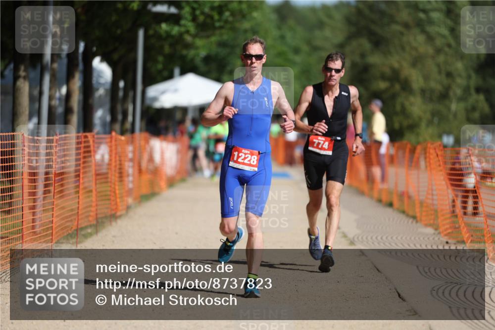 07.09.2025 - 19. Norderstedt Triathlon Michael Strokosch http://msf.ph/oto/8737823 07.09.2025 11:49:33 Laufen 774, 1228 meine-sportfotos.de