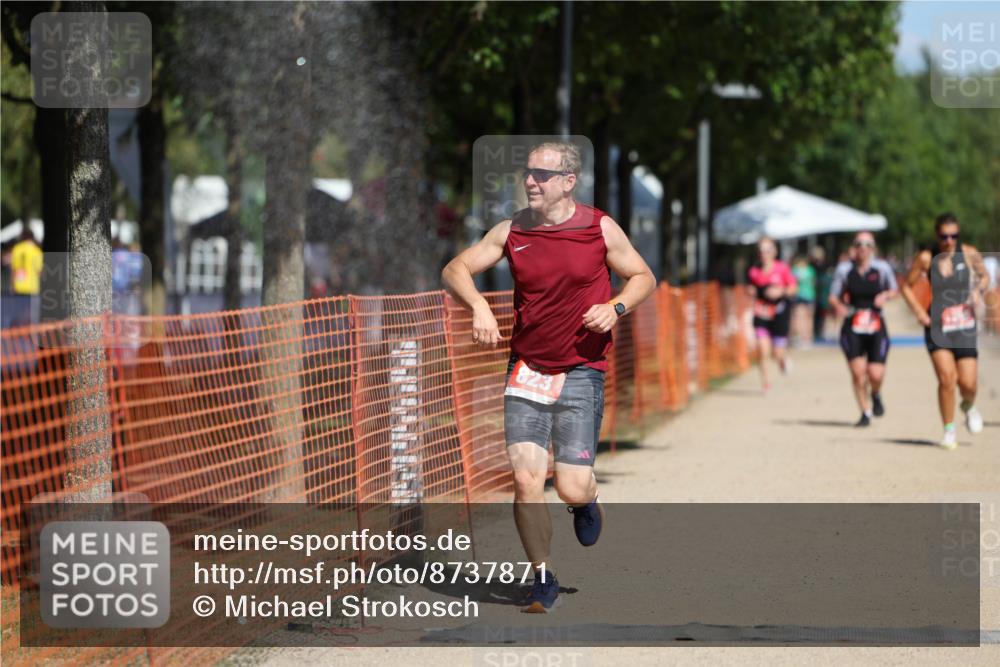07.09.2025 - 19. Norderstedt Triathlon Michael Strokosch http://msf.ph/oto/8737871 07.09.2025 12:28:53 Laufen 267, 823, 1358 meine-sportfotos.de