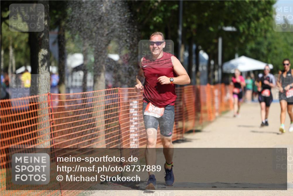 07.09.2025 - 19. Norderstedt Triathlon Michael Strokosch http://msf.ph/oto/8737889 07.09.2025 12:28:54 Laufen 184, 267, 823, 1358 meine-sportfotos.de