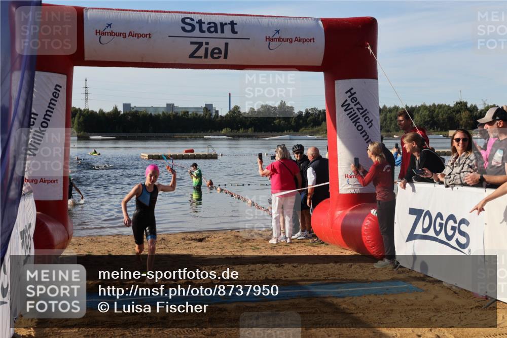 07.09.2025 - 19. Norderstedt Triathlon Luisa Fischer http://msf.ph/oto/8737950 07.09.2025 09:02:01 Schwimmen 1, 44, 50 meine-sportfotos.de