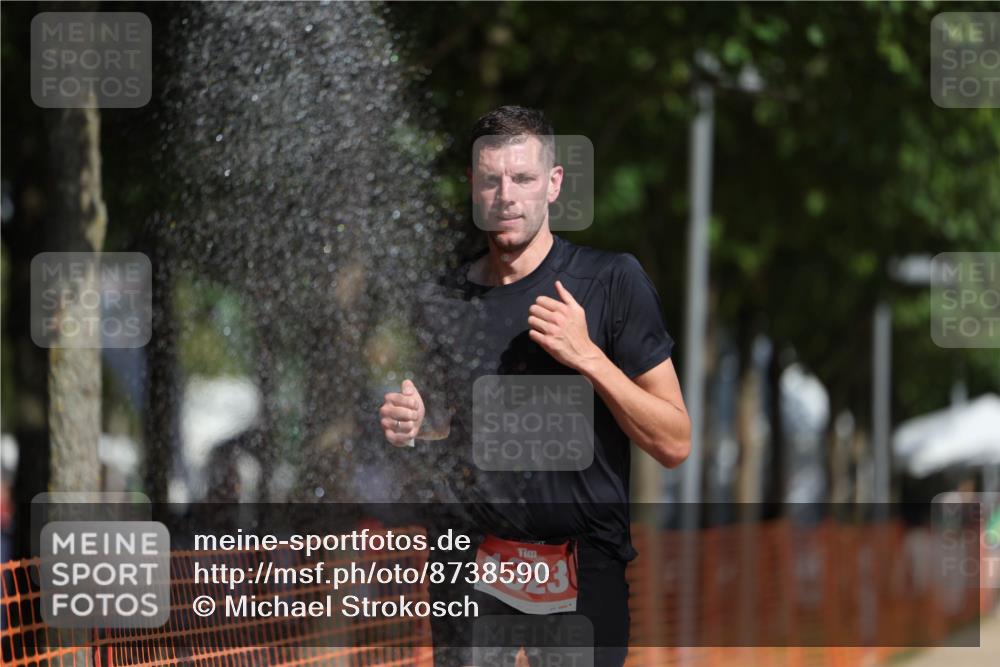 07.09.2025 - 19. Norderstedt Triathlon Michael Strokosch http://msf.ph/oto/8738590 07.09.2025 11:50:07 Laufen 1178, 1323 meine-sportfotos.de