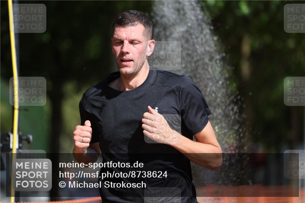 07.09.2025 - 19. Norderstedt Triathlon Michael Strokosch http://msf.ph/oto/8738624 07.09.2025 11:50:07 Laufen 1178, 1323 meine-sportfotos.de