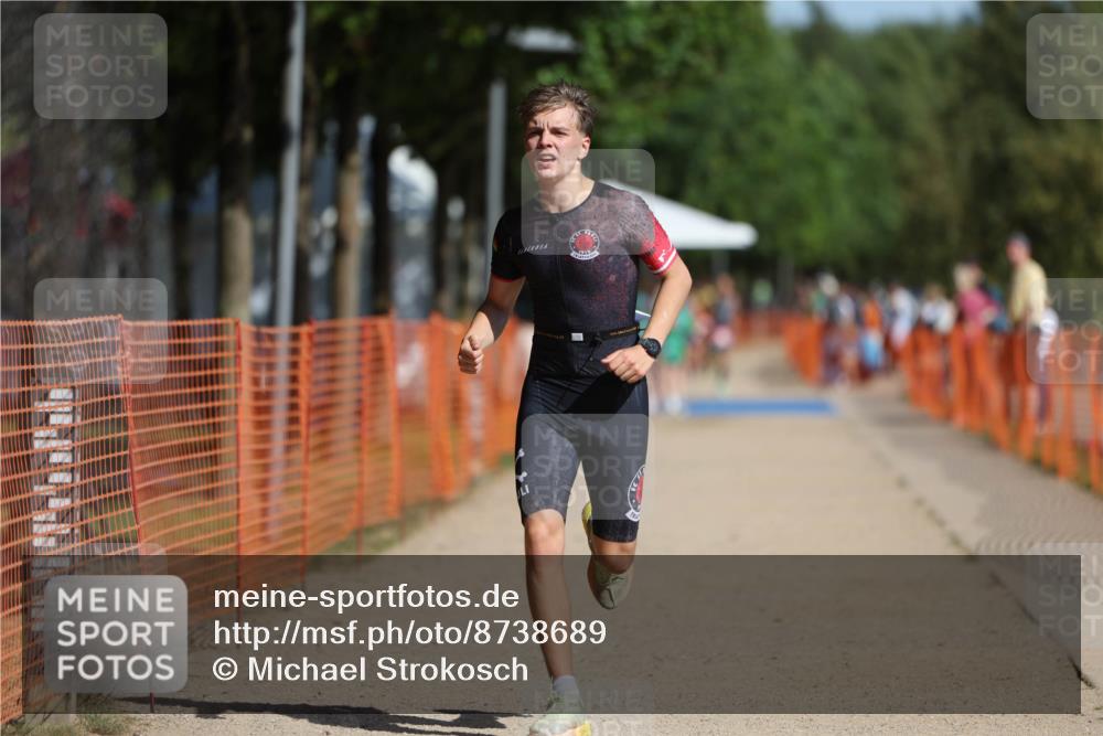 07.09.2025 - 19. Norderstedt Triathlon Michael Strokosch http://msf.ph/oto/8738689 07.09.2025 11:50:21 Laufen 1156 meine-sportfotos.de