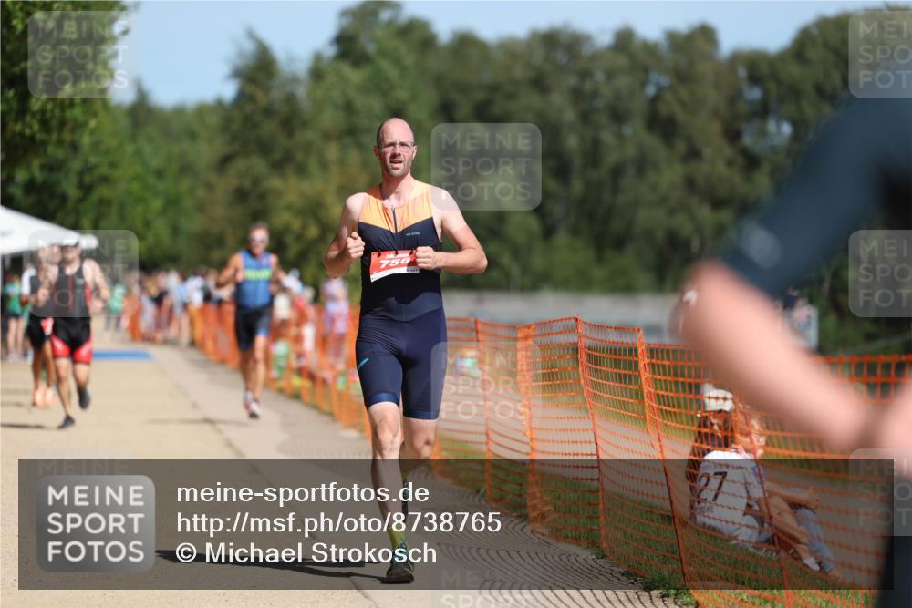 07.09.2025 - 19. Norderstedt Triathlon Michael Strokosch http://msf.ph/oto/8738765 07.09.2025 12:29:26 Laufen 756, 791, 802, 818, 835, 1217 meine-sportfotos.de