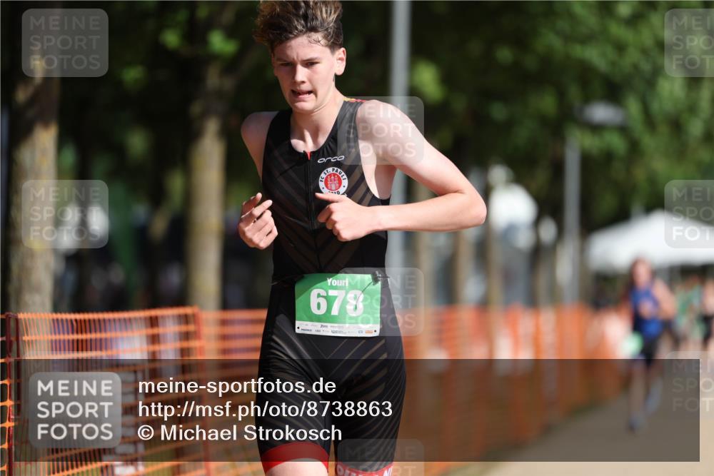 07.09.2025 - 19. Norderstedt Triathlon Michael Strokosch http://msf.ph/oto/8738863 07.09.2025 10:54:47 Laufen 99, 676, 678 meine-sportfotos.de