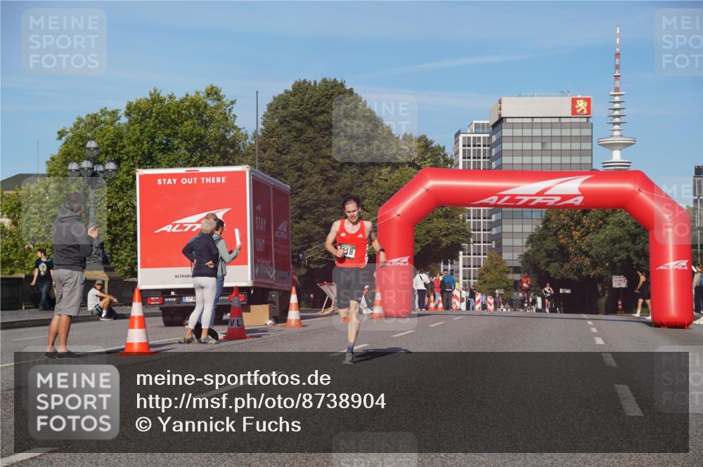 07.09.2025 - BARMER Alsterlauf Yannick Fuchs http://msf.ph/oto/8738904 07.09.2025 09:25:54 Laufen 18 meine-sportfotos.de