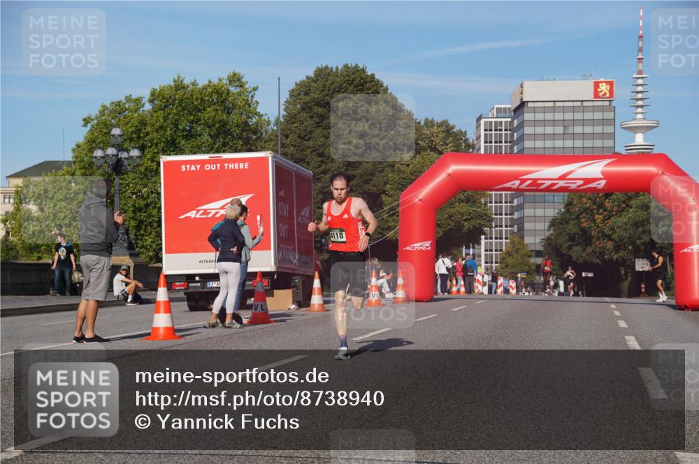 07.09.2025 - BARMER Alsterlauf Yannick Fuchs http://msf.ph/oto/8738940 07.09.2025 09:25:54 Laufen 4118 meine-sportfotos.de