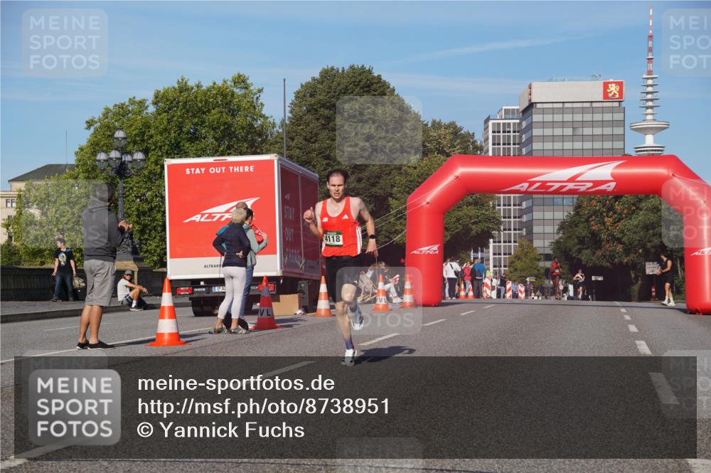 07.09.2025 - BARMER Alsterlauf Yannick Fuchs http://msf.ph/oto/8738951 07.09.2025 09:25:54 Laufen 4118 meine-sportfotos.de
