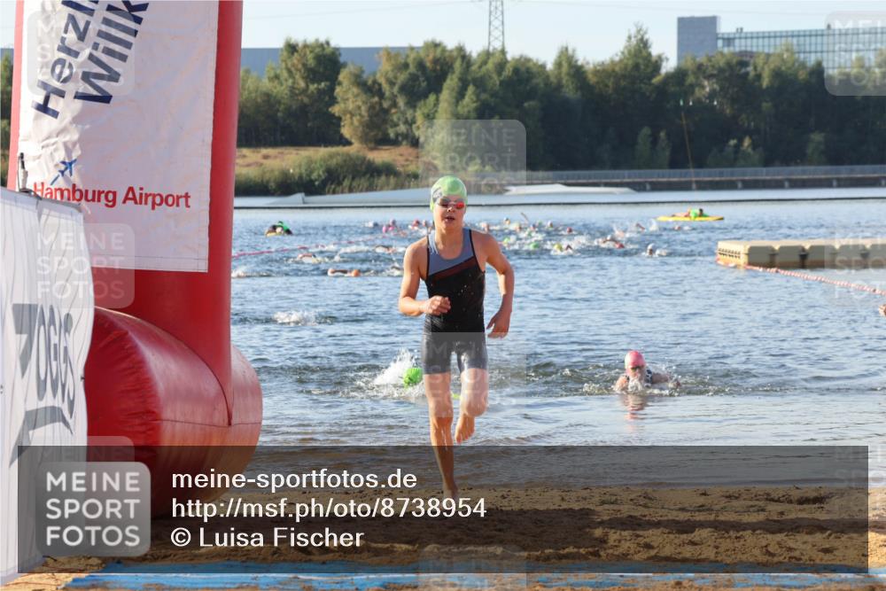 07.09.2025 - 19. Norderstedt Triathlon Luisa Fischer http://msf.ph/oto/8738954 07.09.2025 09:28:21 Schwimmen 633 meine-sportfotos.de