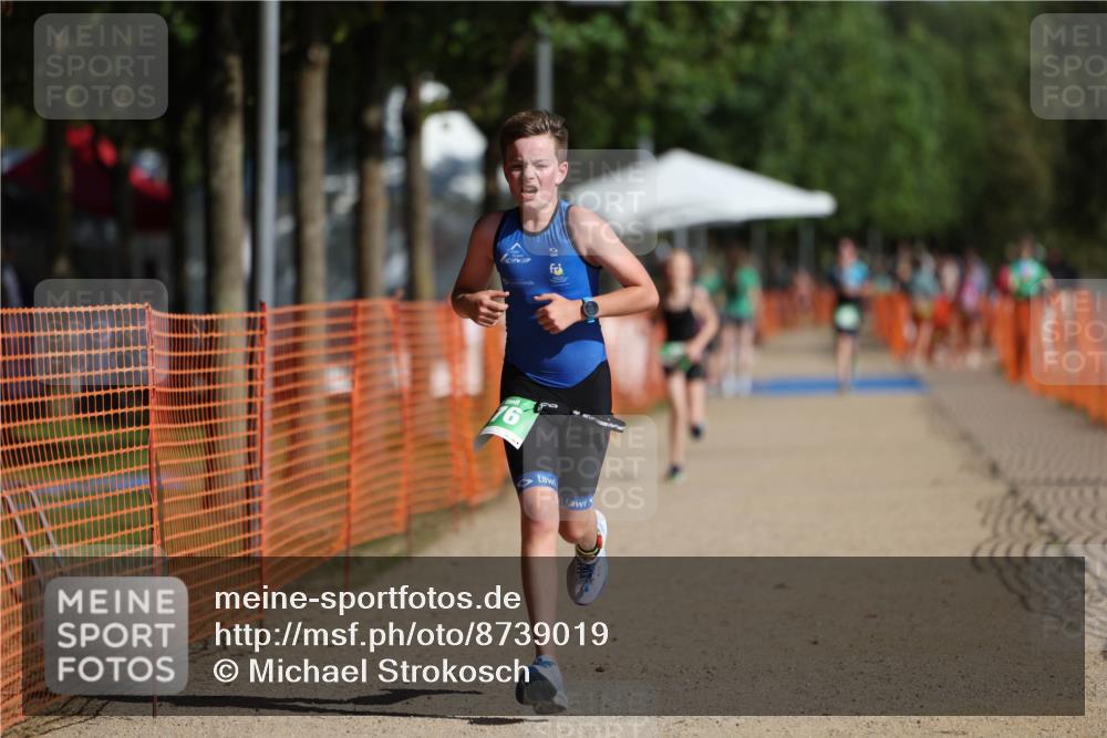 07.09.2025 - 19. Norderstedt Triathlon Michael Strokosch http://msf.ph/oto/8739019 07.09.2025 10:54:52 Laufen 676, 678 meine-sportfotos.de