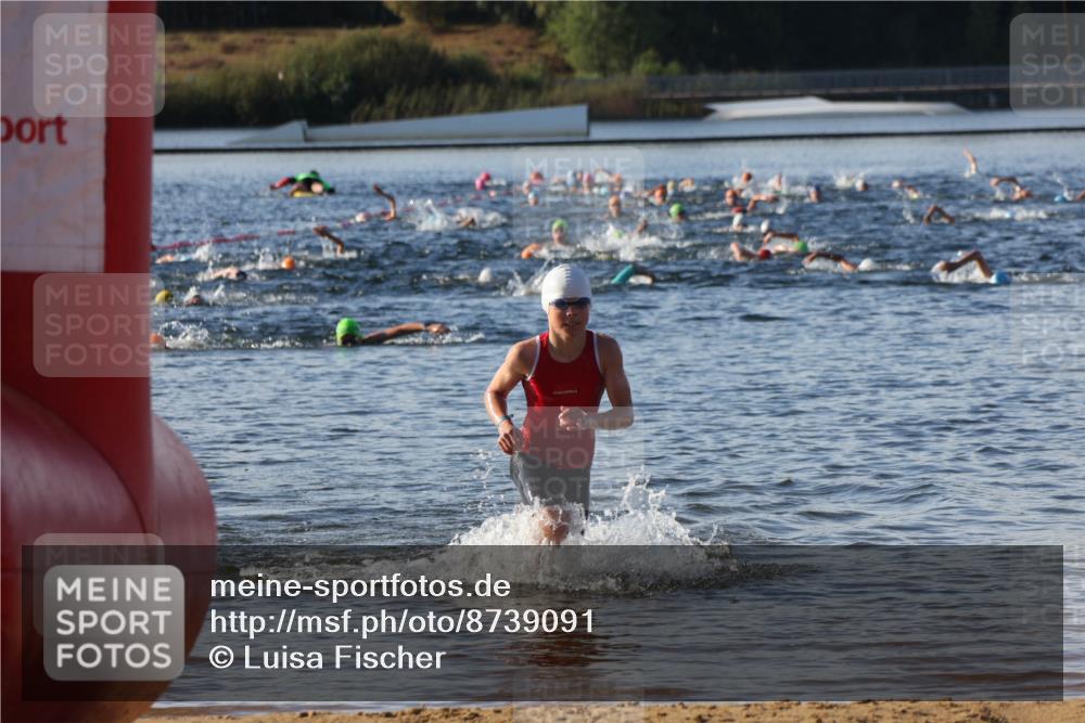 07.09.2025 - 19. Norderstedt Triathlon Luisa Fischer http://msf.ph/oto/8739091 07.09.2025 09:28:38 Schwimmen 553, 557, 583 meine-sportfotos.de