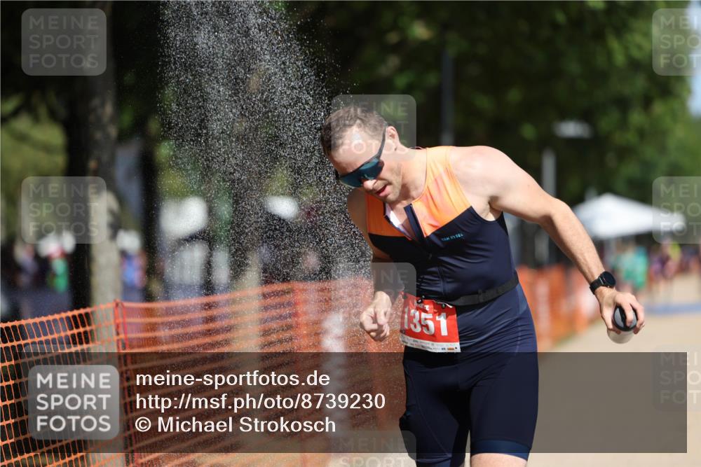 07.09.2025 - 19. Norderstedt Triathlon Michael Strokosch http://msf.ph/oto/8739230 07.09.2025 12:29:41 Laufen 1350, 1351 meine-sportfotos.de