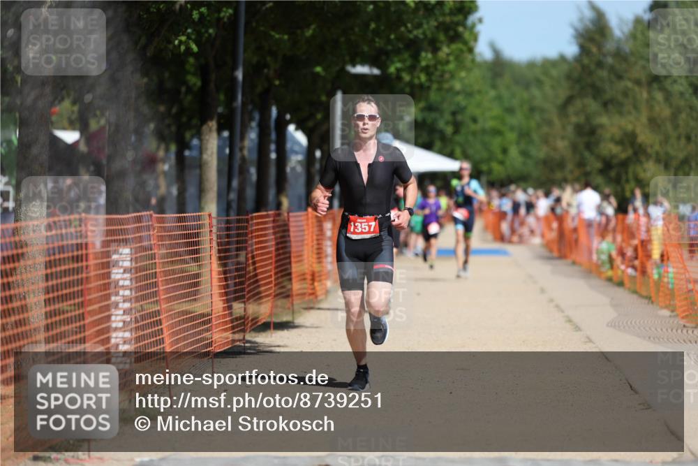 07.09.2025 - 19. Norderstedt Triathlon Michael Strokosch http://msf.ph/oto/8739251 07.09.2025 12:29:57 Laufen 279, 1357 meine-sportfotos.de