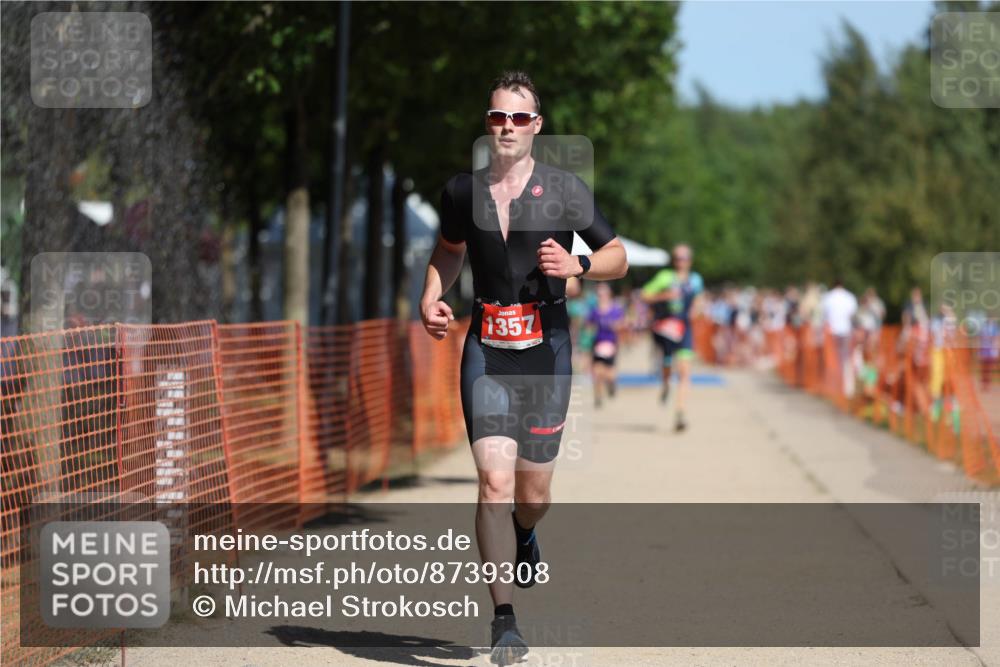 07.09.2025 - 19. Norderstedt Triathlon Michael Strokosch http://msf.ph/oto/8739308 07.09.2025 12:29:59 Laufen 261, 279, 1357 meine-sportfotos.de