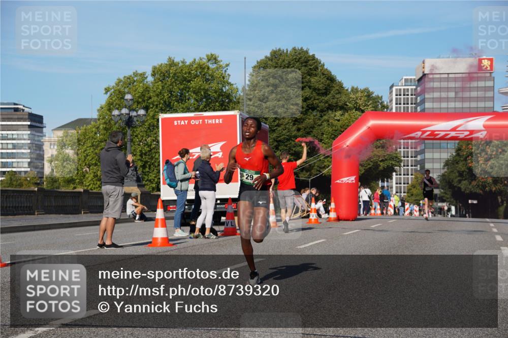 07.09.2025 - BARMER Alsterlauf Yannick Fuchs http://msf.ph/oto/8739320 07.09.2025 09:26:04 Laufen 29 meine-sportfotos.de