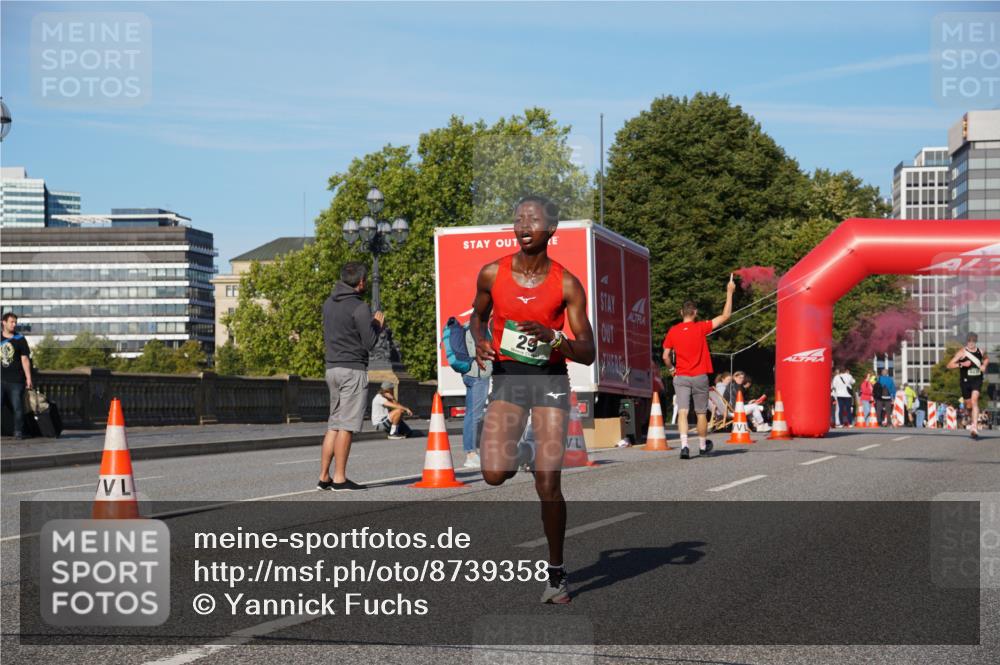 07.09.2025 - BARMER Alsterlauf Yannick Fuchs http://msf.ph/oto/8739358 07.09.2025 09:26:04 Laufen 29 meine-sportfotos.de