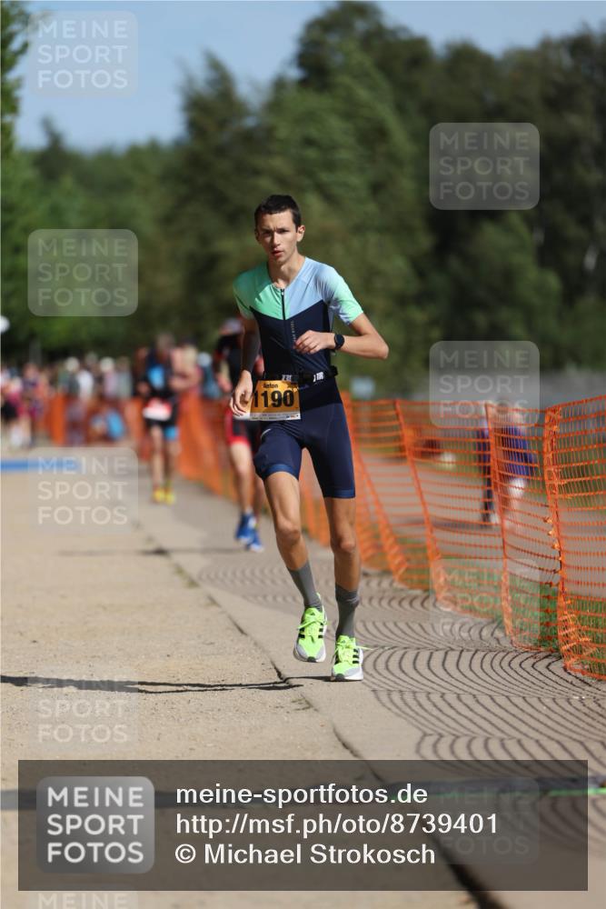 07.09.2025 - 19. Norderstedt Triathlon Michael Strokosch http://msf.ph/oto/8739401 07.09.2025 11:51:11 Laufen 1190, 1207 meine-sportfotos.de