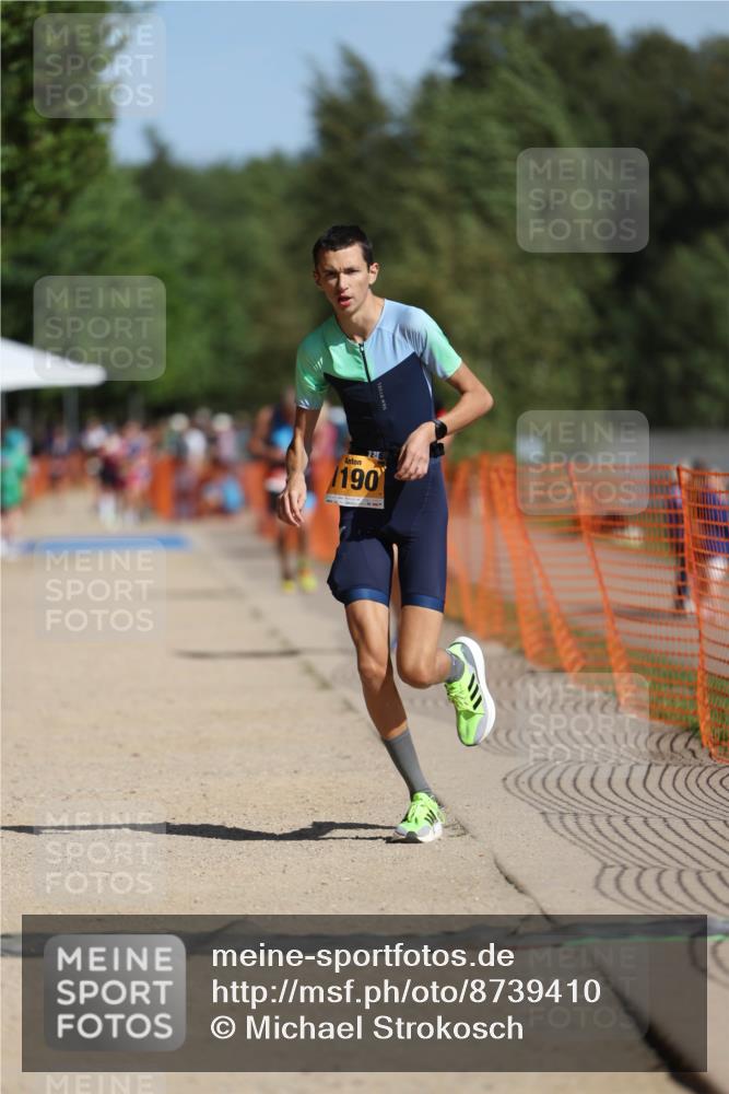 07.09.2025 - 19. Norderstedt Triathlon Michael Strokosch http://msf.ph/oto/8739410 07.09.2025 11:51:12 Laufen 1190, 1207 meine-sportfotos.de
