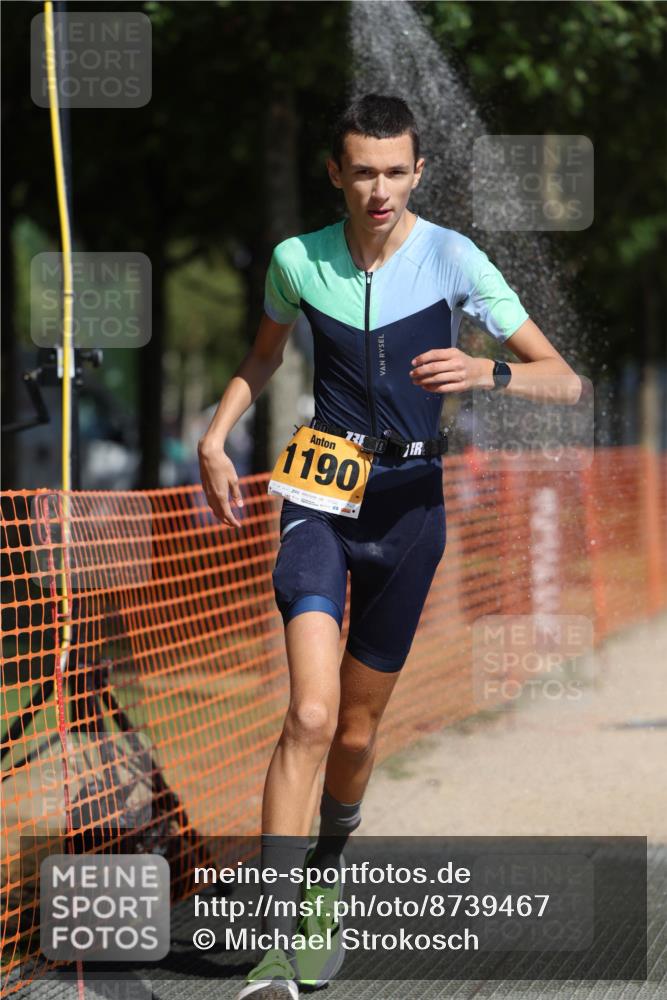 07.09.2025 - 19. Norderstedt Triathlon Michael Strokosch http://msf.ph/oto/8739467 07.09.2025 11:51:15 Laufen 1190, 1198, 1207 meine-sportfotos.de