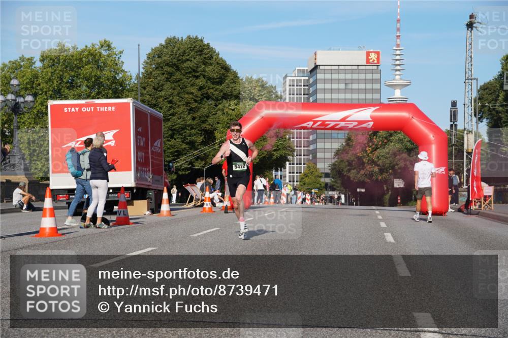 07.09.2025 - BARMER Alsterlauf Yannick Fuchs http://msf.ph/oto/8739471 07.09.2025 09:26:08 Laufen 5472 meine-sportfotos.de