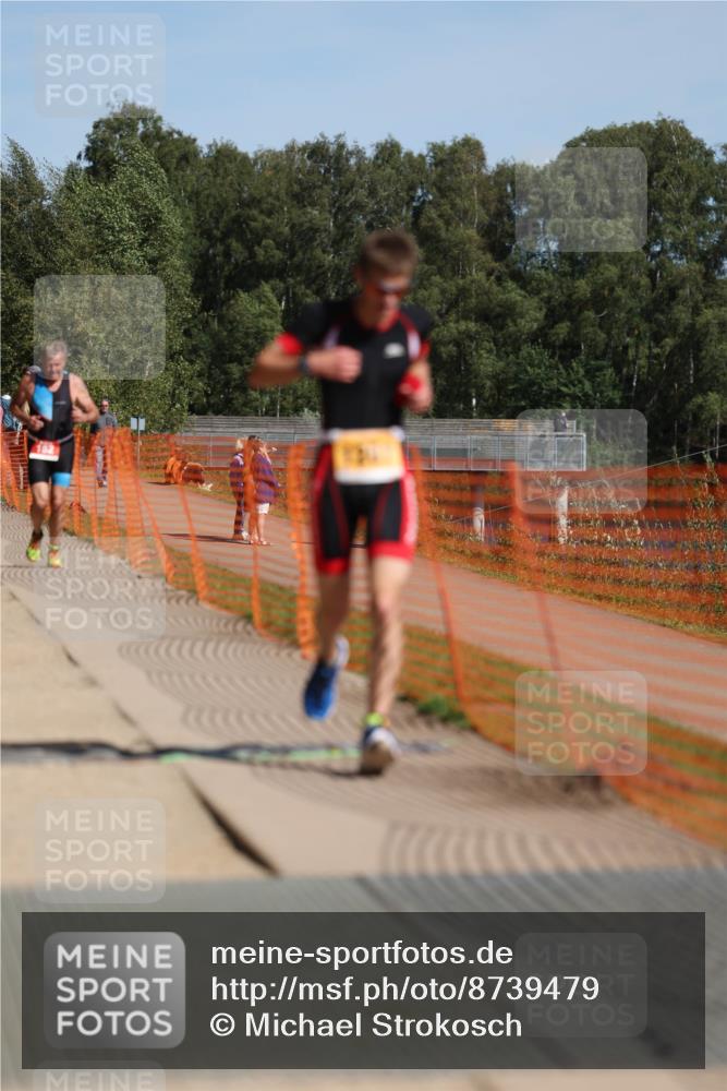 07.09.2025 - 19. Norderstedt Triathlon Michael Strokosch http://msf.ph/oto/8739479 07.09.2025 11:51:18 Laufen 152, 1190, 1198, 1207 meine-sportfotos.de