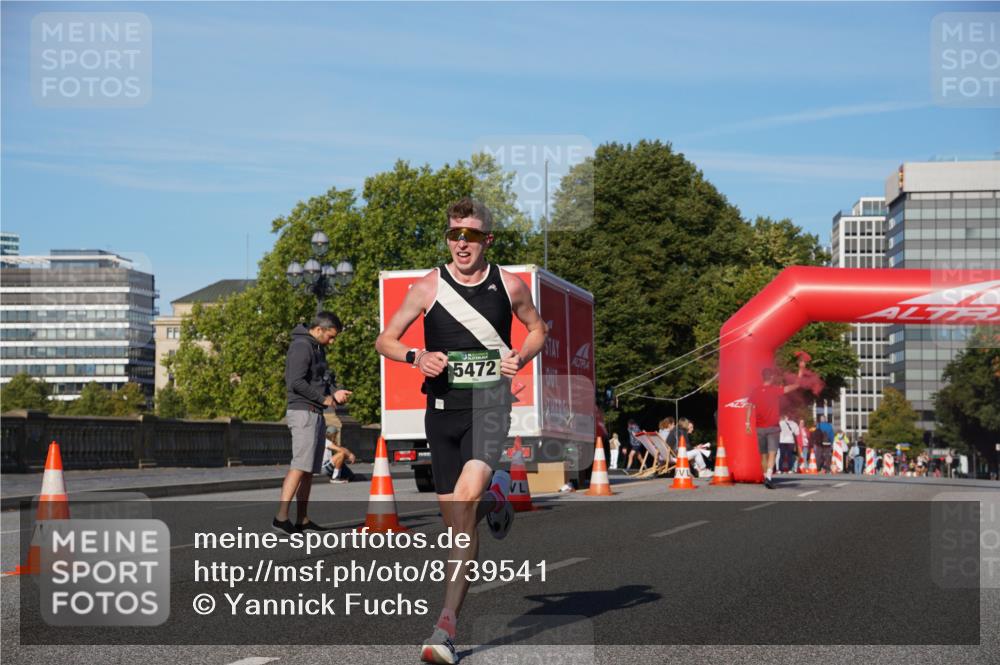 07.09.2025 - BARMER Alsterlauf Yannick Fuchs http://msf.ph/oto/8739541 07.09.2025 09:26:10 Laufen 5472 meine-sportfotos.de