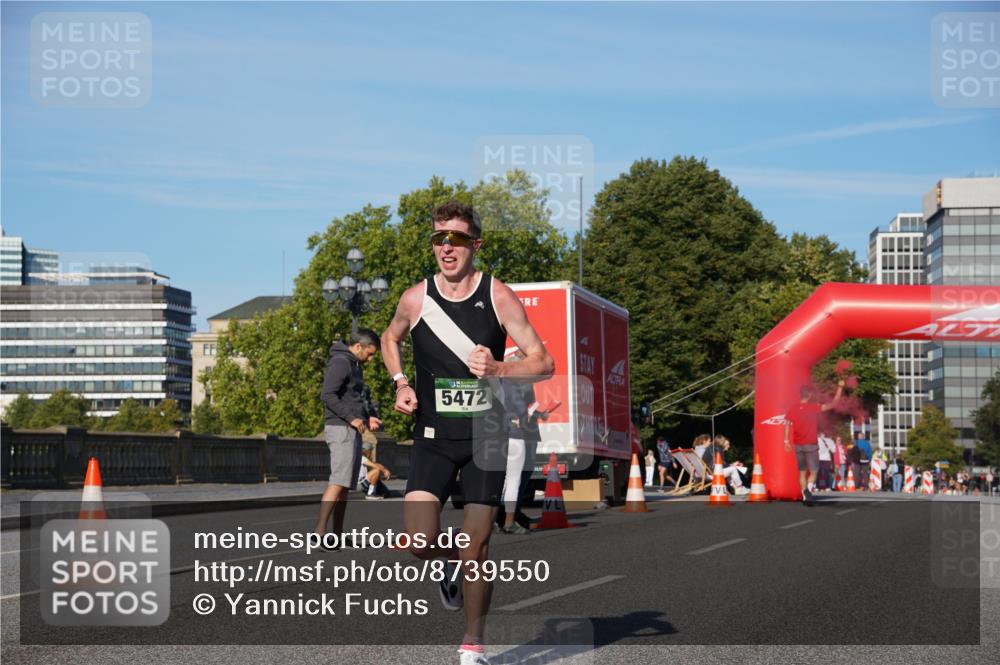 07.09.2025 - BARMER Alsterlauf Yannick Fuchs http://msf.ph/oto/8739550 07.09.2025 09:26:10 Laufen 5472 meine-sportfotos.de