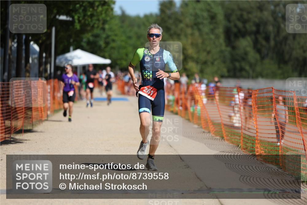 07.09.2025 - 19. Norderstedt Triathlon Michael Strokosch http://msf.ph/oto/8739558 07.09.2025 12:30:06 Laufen 261, 279, 1246 meine-sportfotos.de
