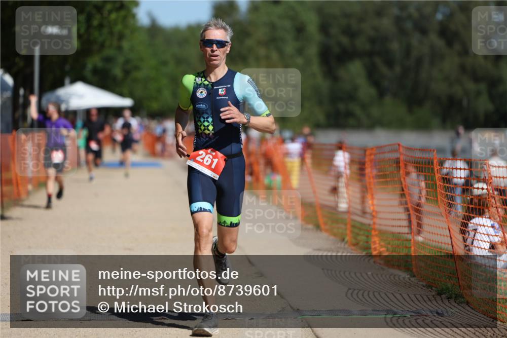 07.09.2025 - 19. Norderstedt Triathlon Michael Strokosch http://msf.ph/oto/8739601 07.09.2025 12:30:07 Laufen 261, 279, 1246 meine-sportfotos.de