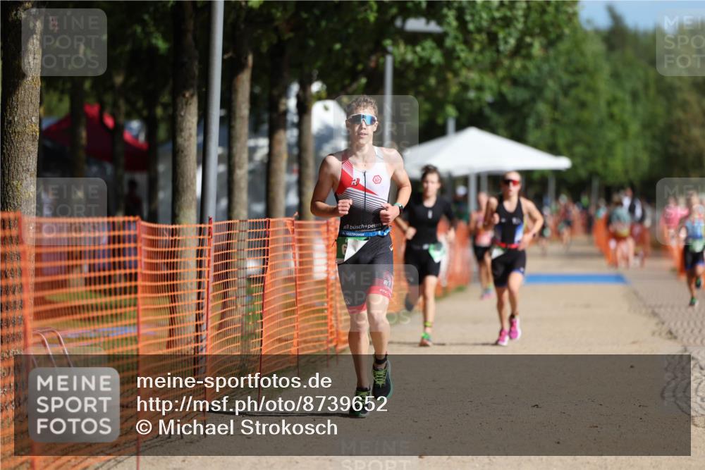 07.09.2025 - 19. Norderstedt Triathlon Michael Strokosch http://msf.ph/oto/8739652 07.09.2025 10:55:31 Laufen 637, 661, 680 meine-sportfotos.de