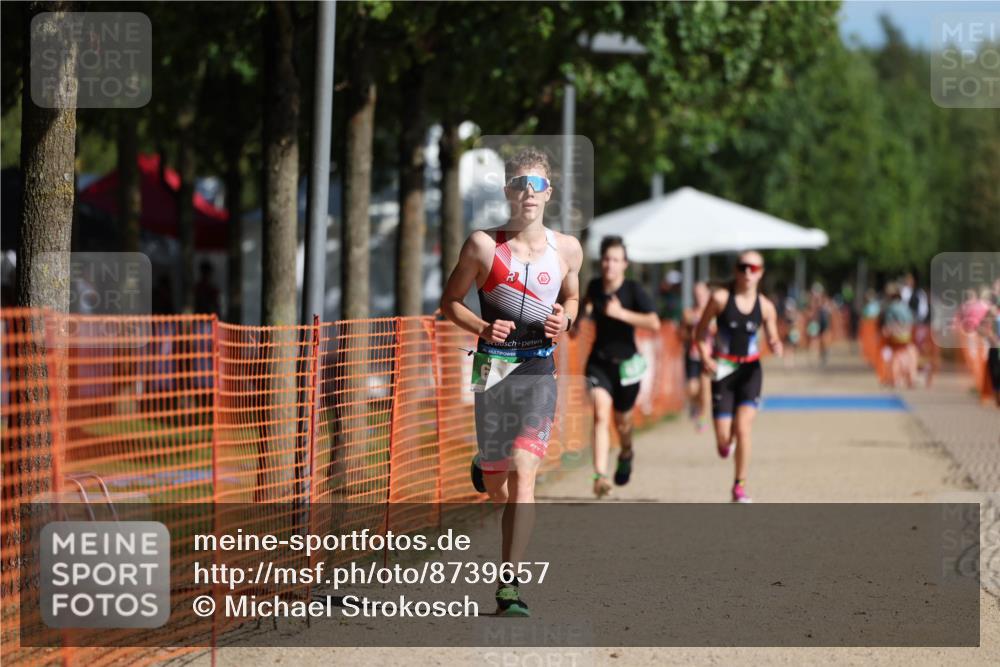 07.09.2025 - 19. Norderstedt Triathlon Michael Strokosch http://msf.ph/oto/8739657 07.09.2025 10:55:31 Laufen 637, 661, 680 meine-sportfotos.de