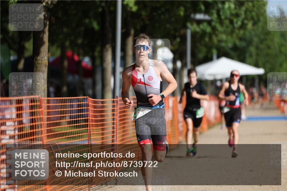 07.09.2025 - 19. Norderstedt Triathlon Michael Strokosch http://msf.ph/oto/8739722 07.09.2025 10:55:33 Laufen 637, 661, 680 meine-sportfotos.de