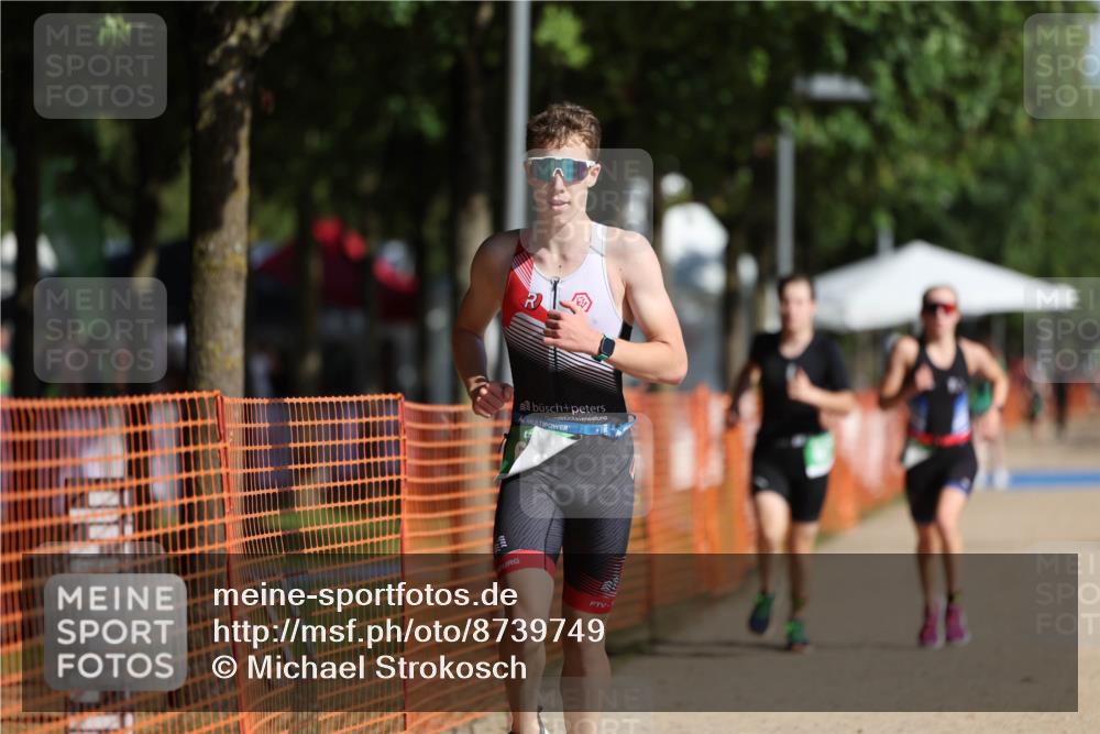 07.09.2025 - 19. Norderstedt Triathlon Michael Strokosch http://msf.ph/oto/8739749 07.09.2025 10:55:33 Laufen 637, 661, 680 meine-sportfotos.de
