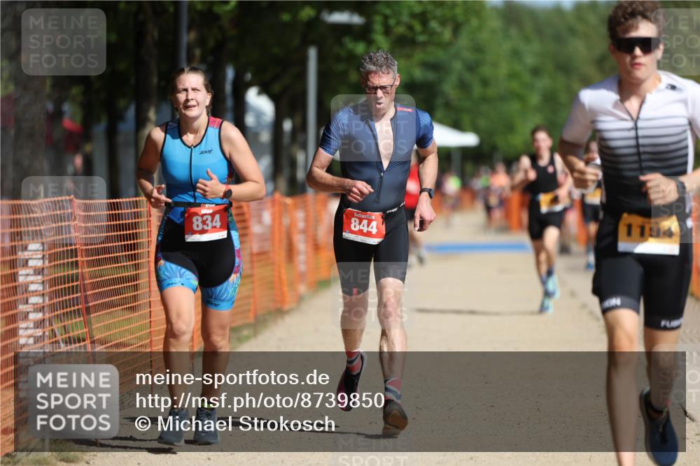 07.09.2025 - 19. Norderstedt Triathlon Michael Strokosch http://msf.ph/oto/8739850 07.09.2025 11:51:40 Laufen 199, 834, 844, 1152, 1181, 1194 meine-sportfotos.de