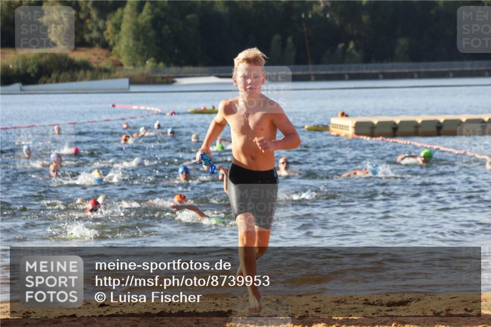 07.09.2025 - 19. Norderstedt Triathlon Luisa Fischer http://msf.ph/oto/8739953 07.09.2025 09:30:09 Schwimmen 568, 617, 625, 631, 634 meine-sportfotos.de