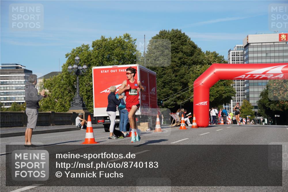 07.09.2025 - BARMER Alsterlauf Yannick Fuchs http://msf.ph/oto/8740183 07.09.2025 09:27:03 Laufen 8199 meine-sportfotos.de
