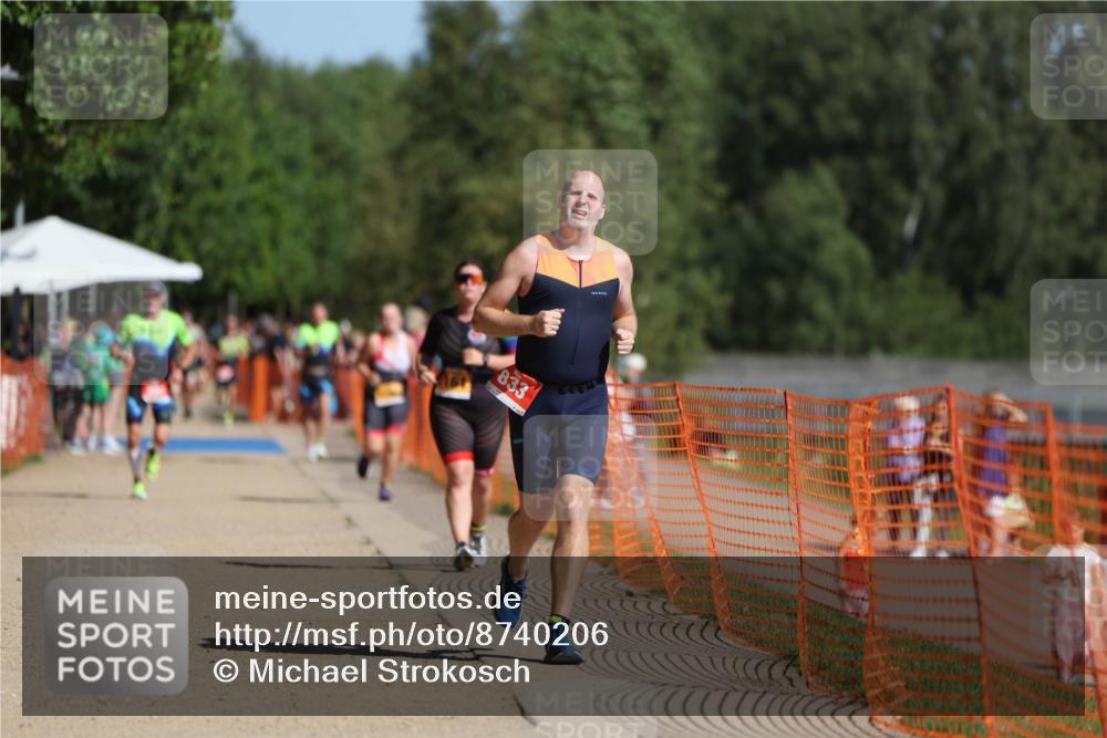 07.09.2025 - 19. Norderstedt Triathlon Michael Strokosch http://msf.ph/oto/8740206 07.09.2025 11:52:05 Laufen 200, 833, 1161 meine-sportfotos.de