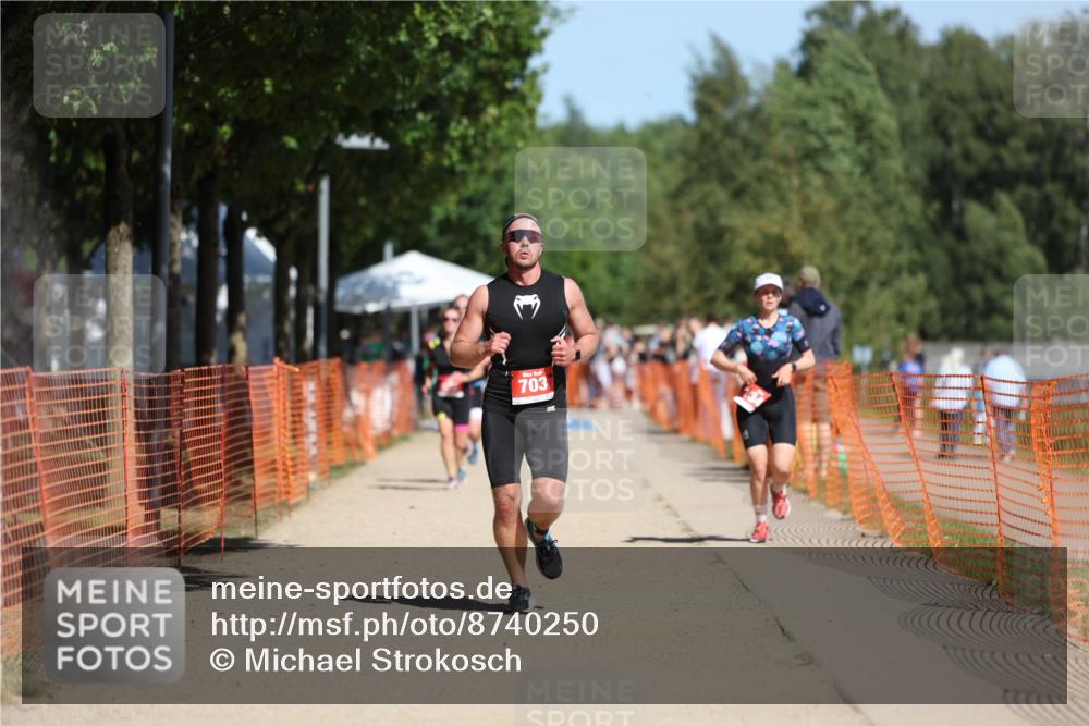 07.09.2025 - 19. Norderstedt Triathlon Michael Strokosch http://msf.ph/oto/8740250 07.09.2025 12:30:37 Laufen 303, 703, 1343 meine-sportfotos.de