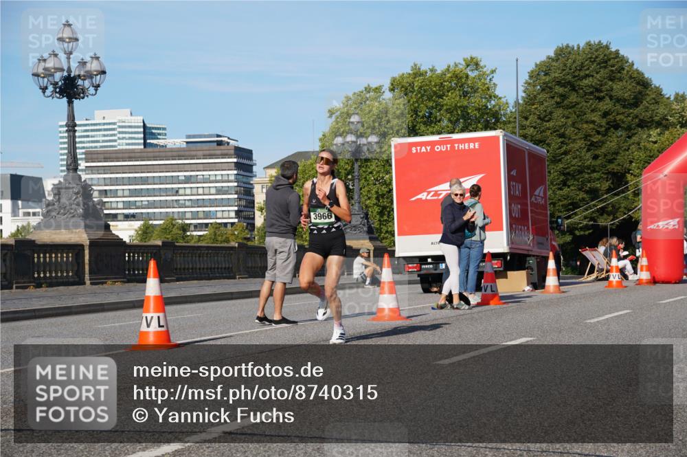 07.09.2025 - BARMER Alsterlauf Yannick Fuchs http://msf.ph/oto/8740315 07.09.2025 09:27:09 Laufen 3966 meine-sportfotos.de
