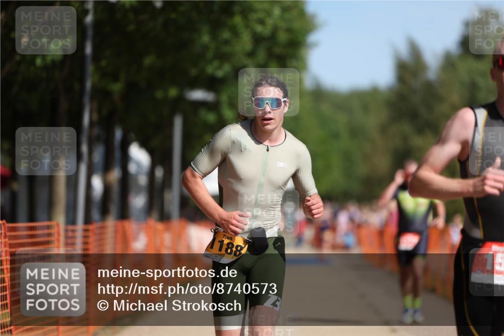 07.09.2025 - 19. Norderstedt Triathlon Michael Strokosch http://msf.ph/oto/8740573 07.09.2025 11:52:27 Laufen 154, 771, 1188, 1377 meine-sportfotos.de