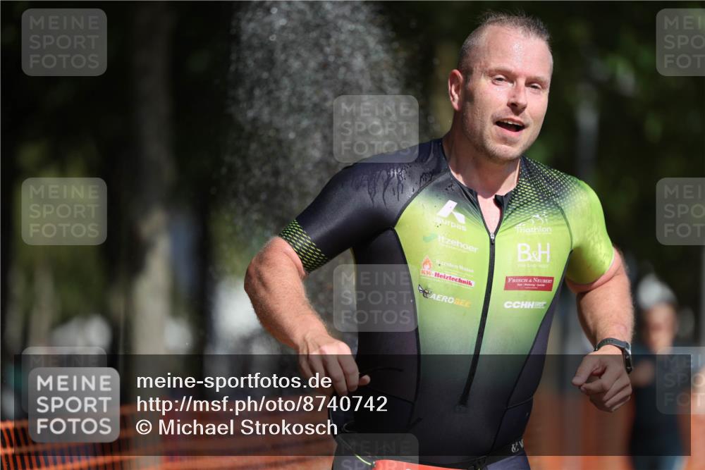 07.09.2025 - 19. Norderstedt Triathlon Michael Strokosch http://msf.ph/oto/8740742 07.09.2025 11:52:34 Laufen 1167, 1227, 1377 meine-sportfotos.de